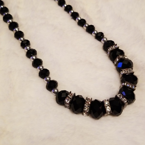 ⛄️Black and Sliver Rhinestone Beaded 19" Necklace - Picture 4 of 8